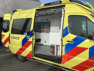 Mercedes Sprinter 319 V6Ambulance picture 12