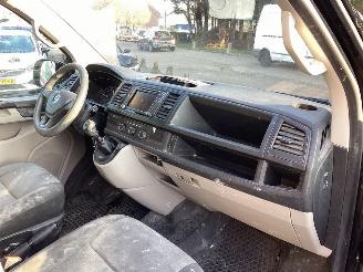 Volkswagen Transporter 2.0 TDi picture 13