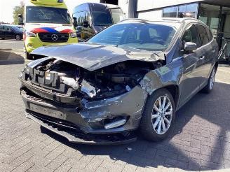 Salvage car Ford Focus Focus 3 Wagon, Combi, 2010 / 2020 2.0 TDCi 16V 150 2016/1