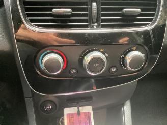 Renault Clio Clio IV (5R), Hatchback 5-drs, 2012 / 2021 0.9 Energy TCE 90 12V picture 12