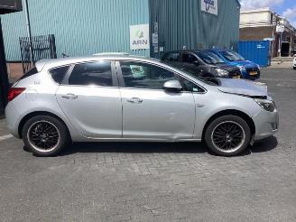 Opel Astra Astra J (PC6/PD6/PE6/PF6), Hatchback 5-drs, 2009 / 2015 1.4 Turbo 16V picture 4