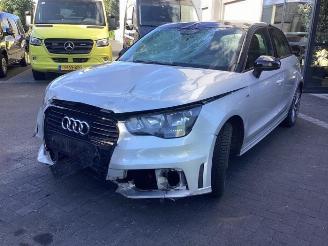 Vrakbiler auto Audi A1 A1 Sportback (8XA/8XF), Hatchback 5-drs, 2011 / 2018 1.2 TFSI 2013/5