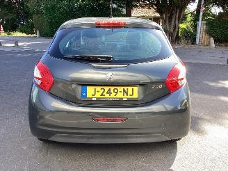 Peugeot 208 1.2 Vti Active picture 6