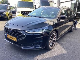 krockskadad bil auto Ford Focus 1.0 EcoBoost Hybrid Titanium X 2025/1