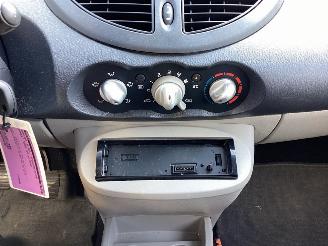 Renault Twingo 1.2 picture 16