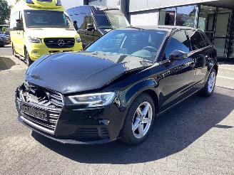 skadebil auto Audi A3 30 TFSI Pro Line 2018/11