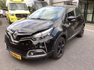 skadebil auto Renault Captur 0.9 TCe Expression 2017/1