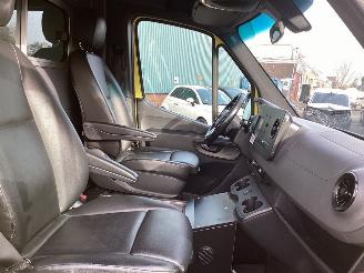 Mercedes Sprinter 319 CDI Ambulance picture 16