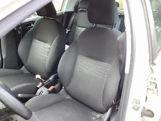 Peugeot 208  picture 10