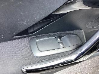 Peugeot 208  picture 11