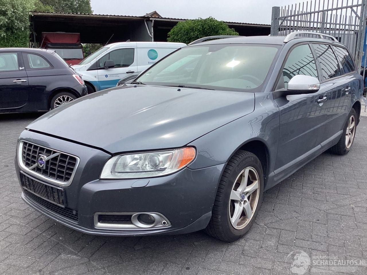 Volvo V-70 25 20V