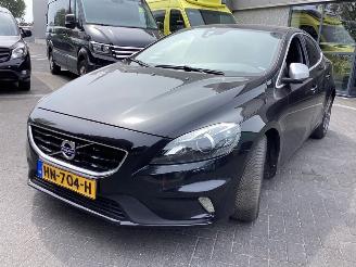 Damaged car Volvo V-40 2.0 D2 R Design 2015/12