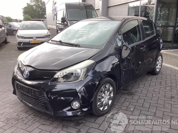 Toyota Yaris Yaris III (P13), Hatchback, 2010 / 2020 1.5 16V Hybrid