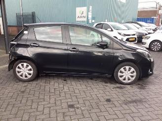Toyota Yaris Yaris III (P13), Hatchback, 2010 / 2020 1.5 16V Hybrid picture 4