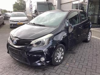 Uttjänta bilar auto Toyota Yaris Yaris III (P13), Hatchback, 2010 / 2020 1.5 16V Hybrid 2012/7
