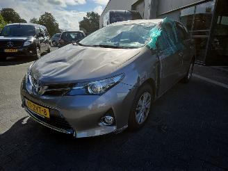 skadebil auto Toyota Auris 1.8 16V Hybrid 2013/3