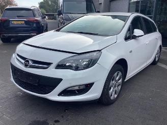 Autoverwertung Opel Astra Astra J Sports Tourer (PD8/PE8/PF8), Combi, 2010 / 2015 2.0 CDTI 16V 165 2015/10