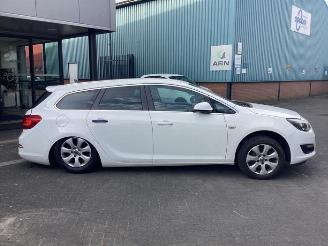Opel Astra Astra J Sports Tourer (PD8/PE8/PF8), Combi, 2010 / 2015 2.0 CDTI 16V 165 picture 4