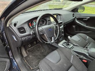 Volvo V-40 1.6 D2 Momentum picture 10