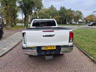 Toyota Hilux 2.4 D-4D -F DOUBLE CAB picture 4