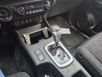 Toyota Hilux 2.4 D-4D -F DOUBLE CAB picture 11