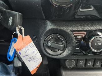 Toyota Hilux 2.4 D-4D -F DOUBLE CAB picture 13