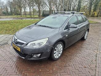 skadebil auto Opel Astra 1.4 COSMO SPORTS TOURER 2011/7