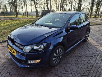 krockskadad bil auto Volkswagen Polo 1.2 TDI Bleumotion 2010/9