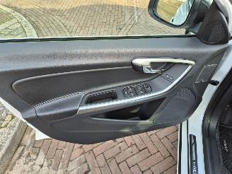 Volvo V-60 2.4 D6 Twin Engine picture 14