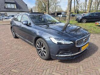 Unfallwagen Volvo V-90 2.0 B4 Inscription 2022/6