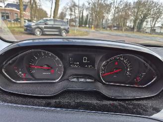 Peugeot 208 1.2 VTi Active picture 11