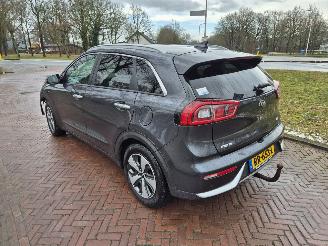 Kia Niro 1.6 GDi Hybrid Bussines line picture 4
