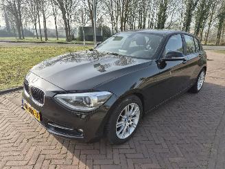 krockskadad bil auto BMW 1-serie 116 I BUSINESS AUTOMAAT 2012/3