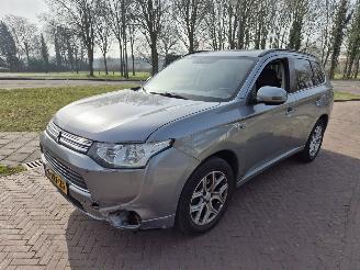 Auto incidentate Mitsubishi Outlander 2.0 PHEV EDITION 2014/6
