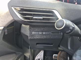 Peugeot 3008 1.2 HYBRID picture 16