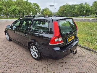 Volvo V-70 2.0 D3 Dynamic Edition picture 4