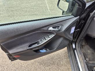 Ford Focus 1.0 Titanium picture 8