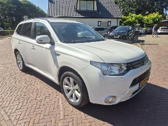 Schadeauto Mitsubishi Outlander 2.0 PHEV INSTYLE+ 2014/4