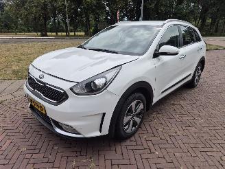 krockskadad bil auto Kia Niro 1.6 GDI HYBRID DYNAMIC LINE 2019/7