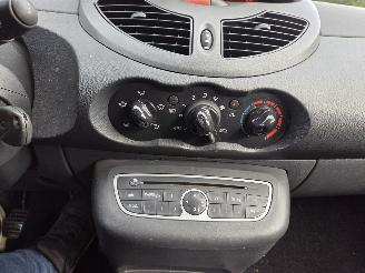 Renault Twingo 1.5 DCI DYNAMIQUE picture 8