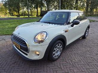 damaged passenger cars Mini One 1.2 BUSINNES 2015/3