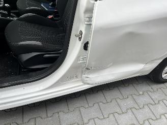 Peugeot 208 1.2 e-VTi  Automaat  Navi Clima Pdc picture 6