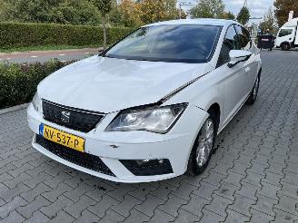 Schadeauto Seat Leon 1.0 85Kw  EcoTSI Style Business Intense Navi Clima Cruise Pdc 2017/7