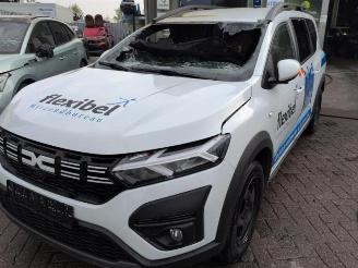 Vrakbiler auto Dacia Jogger Jogger, MPV, 2022 1.0 TCe 110 12V 2024/9