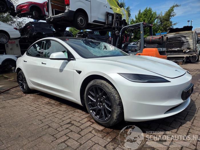 Tesla Model 3 Model 3, Sedan, 2017 RWD 60 kWh