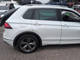 Volkswagen Tiguan Tiguan (AD1), SUV, 2016 / 2024 2.0 TSI 16V 4Motion picture 3