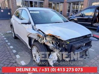 Vrakbiler auto Hyundai Kona Kona (OS), SUV, 2017 / 2023 1.0 T-GDI 12V 2018/3
