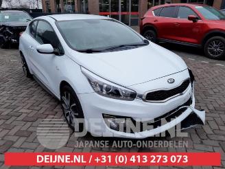 Vrakbiler auto Kia Pro cee d Pro cee'd (JDB3), Hatchback 3-drs, 2013 / 2018 1.4i 16V CVVT 2014/10