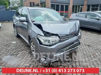Sloopauto Mitsubishi Outlander Outlander (GF/GG), SUV, 2012 / 2022 2.0 16V PHEV 4x4 2013/10