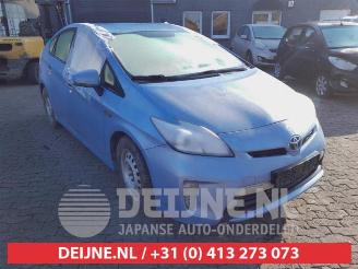 Vrakbiler auto Toyota Prius Prius (ZVW3), Hatchback, 2009 / 2016 1.8 16V Plug-in 2013/12